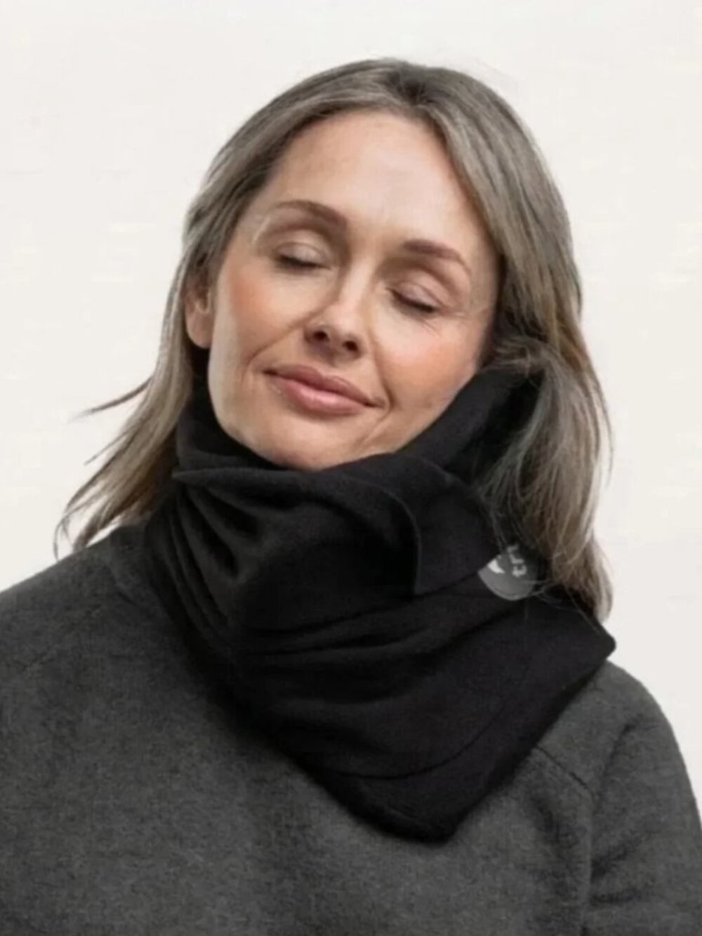 Trtl Travel Pillow, Black, NWT